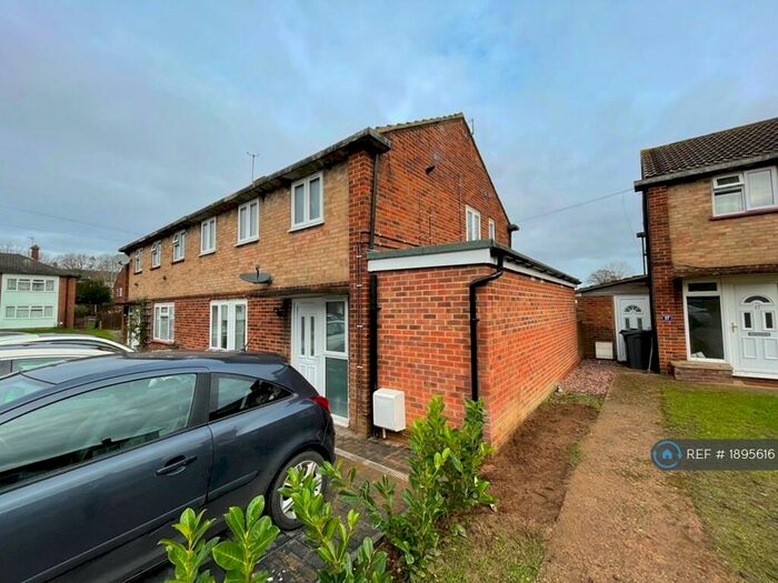 6 Bedroom Semi-Detached House To Rent In Dunmore, Guildford, GU2