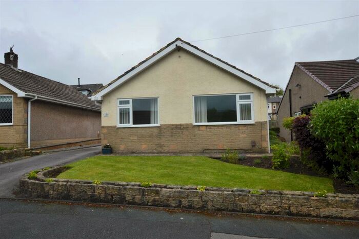 2 Bedroom Detached Bungalow To Rent In Moor Park Crescent, Addingham, LS29