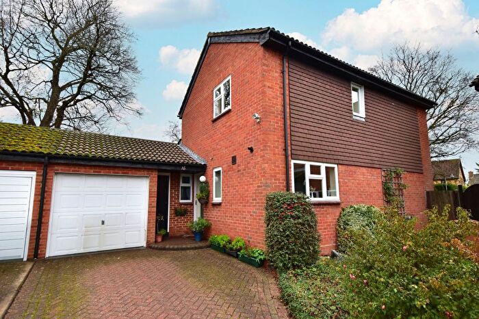 3 Bedroom Property For Sale In Oak Green, Abbots Langley, WD5