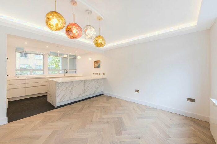 3 Bedroom Flat To Rent In Wimpole Mews, Marylebone Village, London, W1G