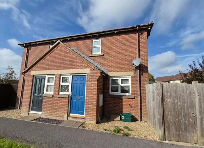 1 Bedroom Cluster House For Sale In Burton Close, Shaftesbury, Dorset - No Chain, SP7
