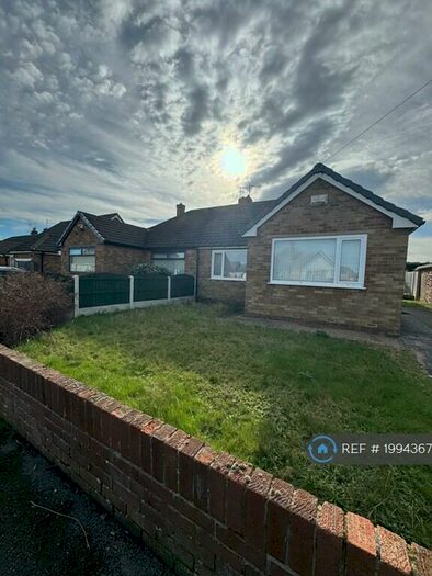 2 Bedroom Bungalow To Rent In The Boulevard, Edenthorpe, DN3