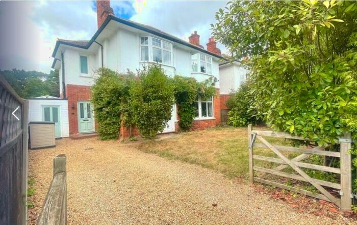 5 Bedroom Detached House To Rent In Bath Road, Camberley, GU15