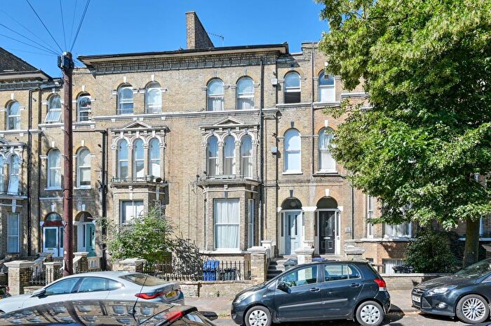 1 Bedroom Flat To Rent In Alfred Road, Poet's Corner, London, W3