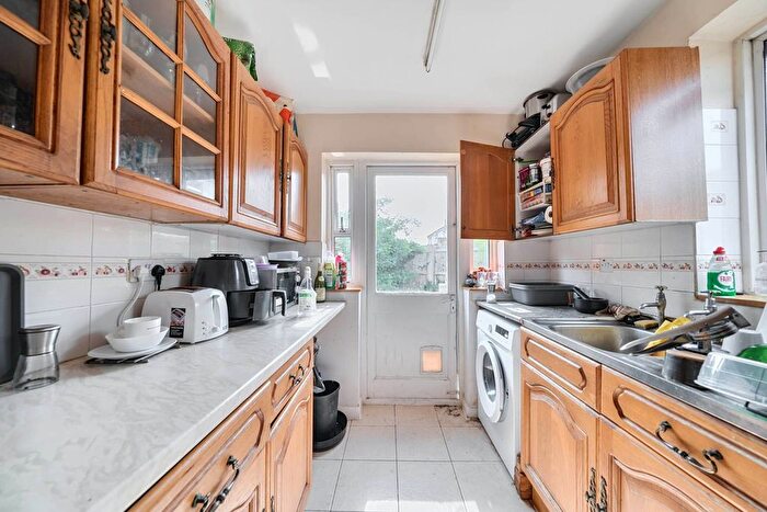 4 Bedroom Semi-Detached House To Rent In Ash Grove, Ealing, London, W5