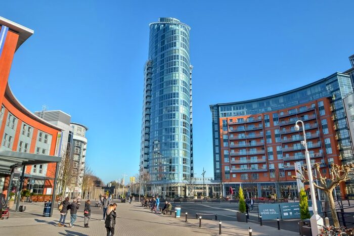 2 Bedroom Flat For Sale In Gunwharf Quays, Hampshire, PO1