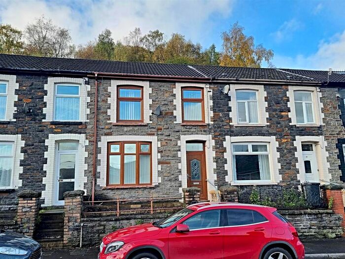 Houses for sale & to rent in CF45 4TU, Fife Street, Abercynon Mountain Ash