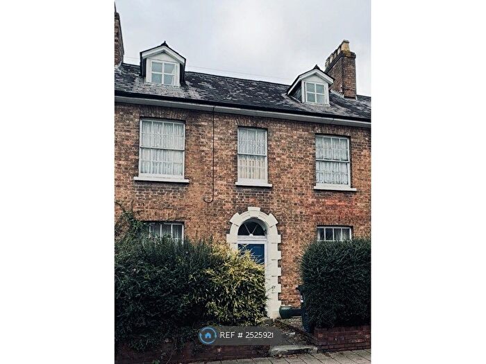 2 Bedroom Flat To Rent In St Paul Street, Tiverton, EX16