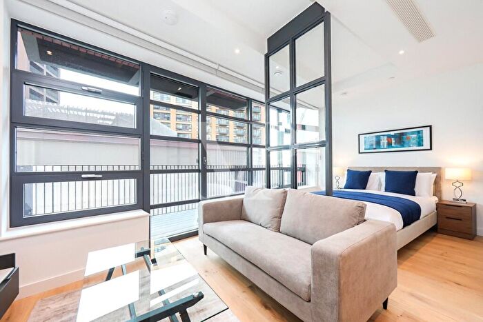 Apartment To Rent In Defoe House, City Island Way, London, E14