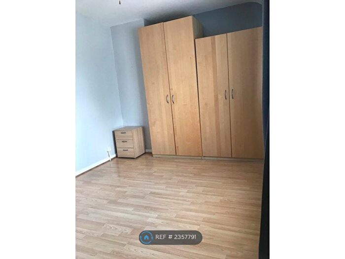 2 Bedroom End Of Terrace House To Rent In Dagenham, Dagenham, RM9