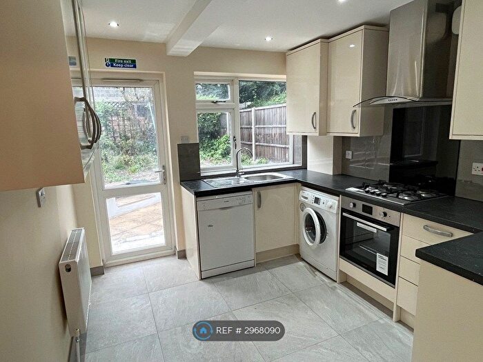 2 Bedroom Flat To Rent In Roxborough Road, Harrow, HA1