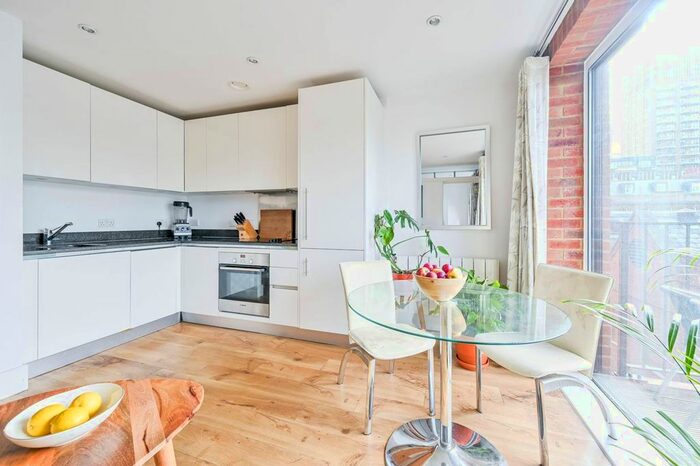 1 Bedroom Flat To Rent In Warehouse Court, Woolwich Riverside, London, SE18