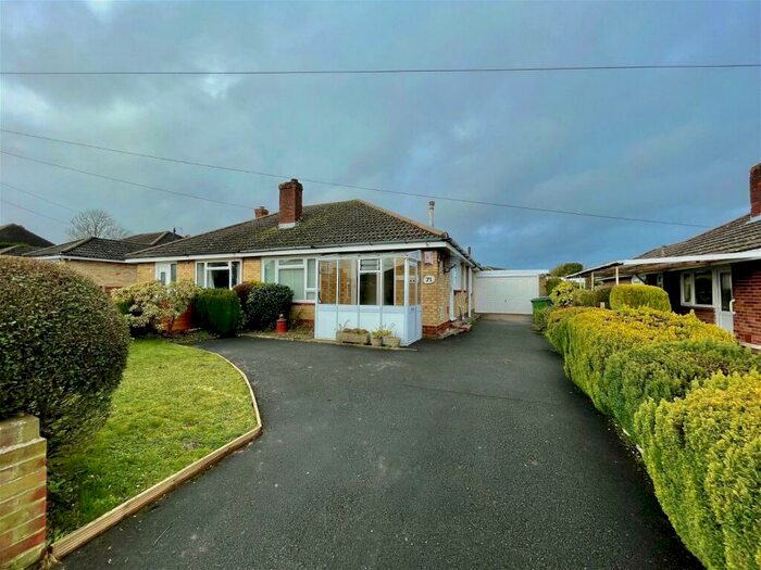 3 Bedroom Semi-Detached House To Rent In Westfield Road, Thatcham, RG18