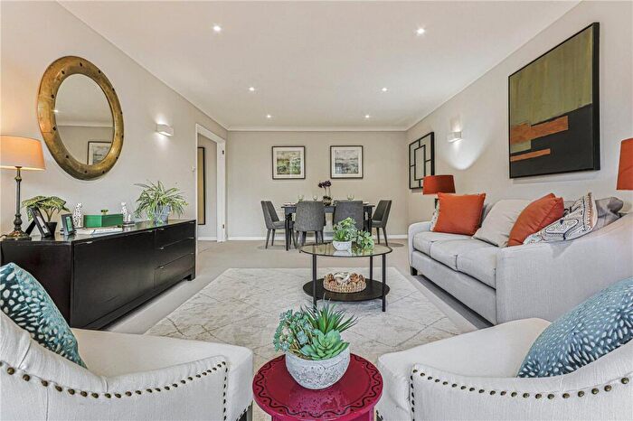 2 Bedroom Apartment For Sale In Avalon, Lilliput, Poole, BH14