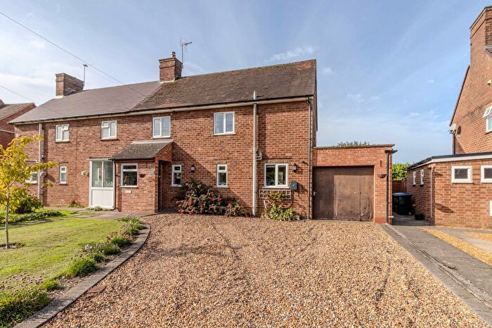 3 Bedroom Semi-Detached House For Sale In Manor Road, Harbury, CV33