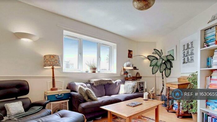 2 Bedroom Flat To Rent In Bonner Road, London, E2