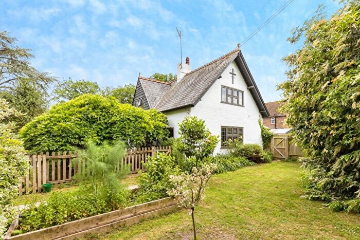 6 Bedroom Detached House For Sale In Peeks Brook Lane, Horley, Surrey, RH6