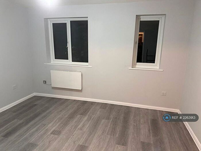 1 Bedroom Flat To Rent In Whigston Close, London, N18