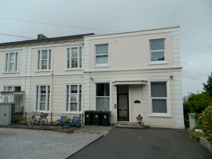 2 Bedroom Flat To Rent In Upper Kewstoke Road, Weston-Super-Mare, Somerset, BS23