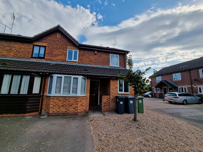 6 Bedroom Semi Detached House For Sale In Gundry Close, Leamington Spa, CV31