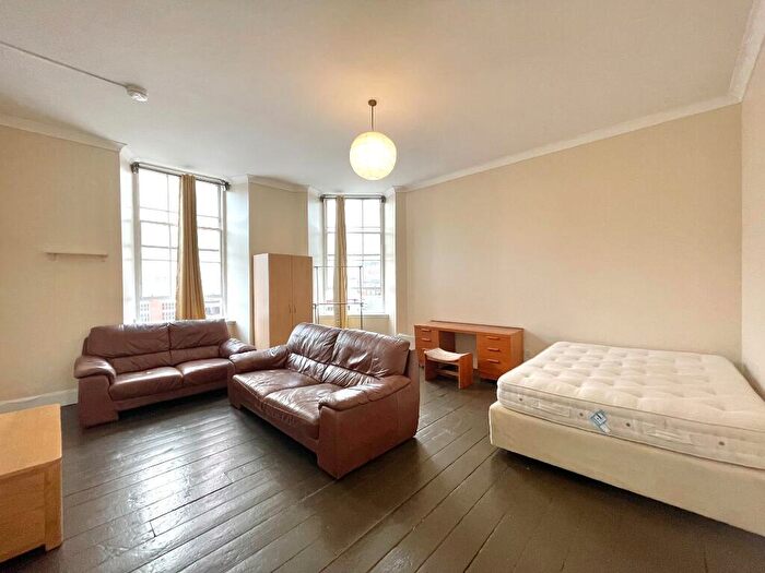 2 Bedroom Flat To Rent In Sauchiehall Street, Glasgow, G2