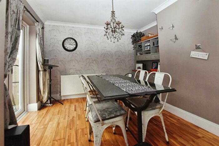 5 Bedroom Detached House For Sale In Derrymore Road, Willerby, HU10