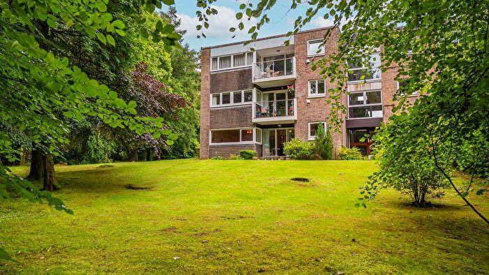 3 Bedroom Flat For Sale In Whistlefield Court, Canniesburn Road, G61