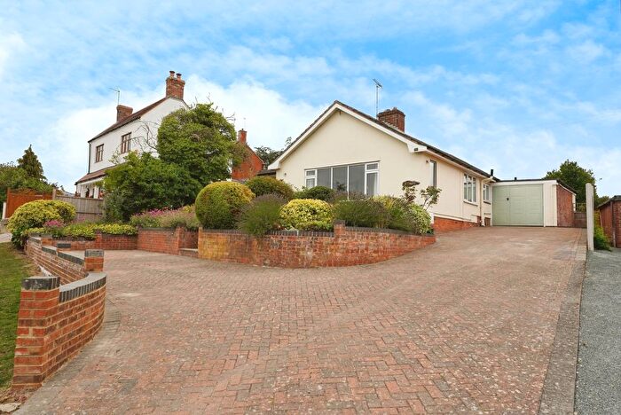 3 Bedroom Bungalow For Sale In Pitchers Hill, Wickhamford, Evesham, Worcestershire, WR11