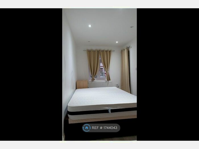 1 Bedroom Flat To Rent In Maswell Park Cresent, Hounslow, TW3