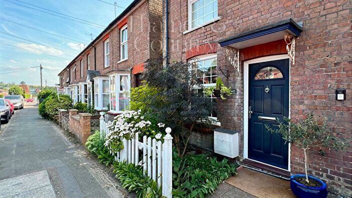2 Bedroom End Terrace House For Sale In Bellingdon Road, Chesham, Buckinghamshire, HP5