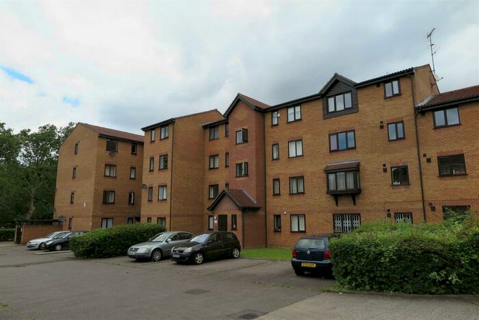 1 Bedroom Apartment To Rent In Grinstead Road, Deptford, SE8