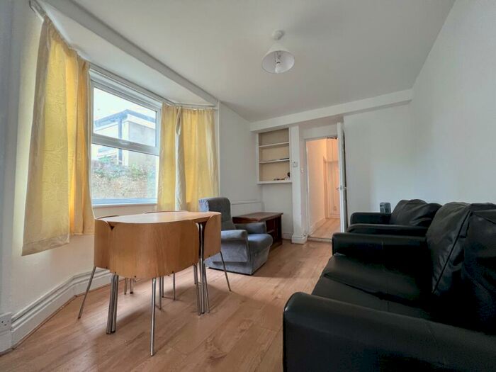 5 Bedroom House To Rent In Richards Street, Cathays, CF24