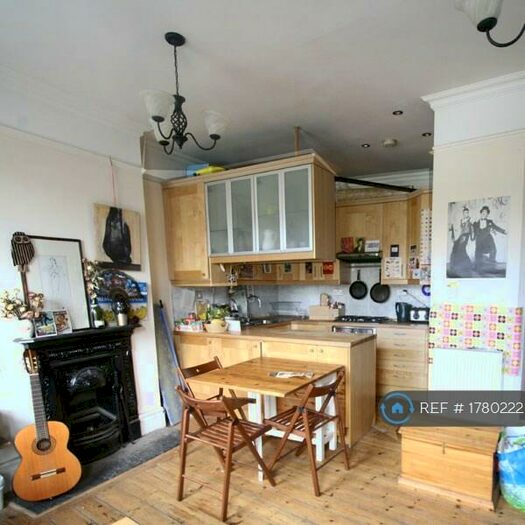 3 Bedroom Maisonette To Rent In Grove Lane, London, SE5