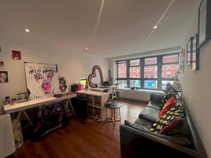 2 Bedroom Flat To Rent In The Broadway, London, N8