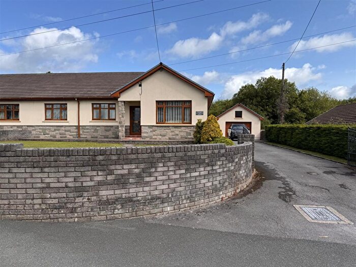 3 Bedroom Semi-Detached Bungalow For Sale In Penygroes Road, Blaenau, Ammanford, SA18