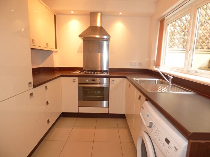 3 Bedroom Town House To Rent In Tudor Close, Newton Abbot, TQ12