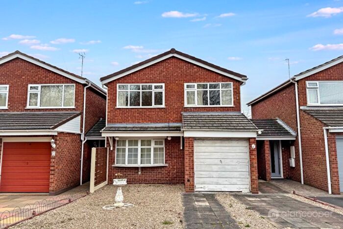 3 Bedroom Detached House For Sale In The Coppice, Weddington, Nuneaton, CV10