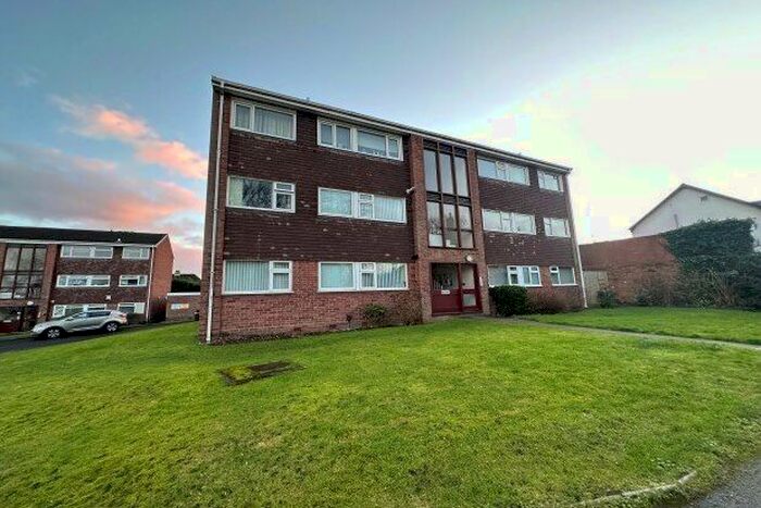 2 Bedroom Flat To Rent In Camden Close, Birmingham, B36