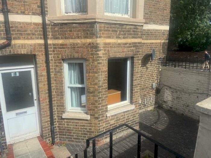 1 Bedroom Apartment To Rent In Botley Road Flat, Oxford, OX2