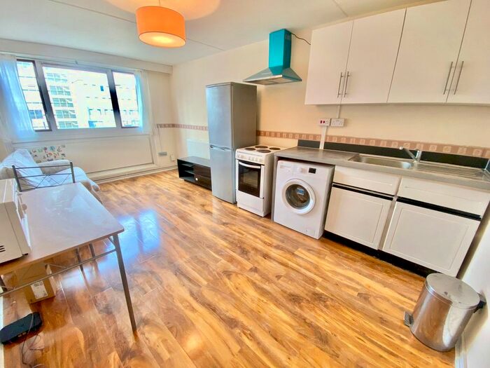 2 Bedroom Flat To Rent In Martlesham, Adams Road, N17