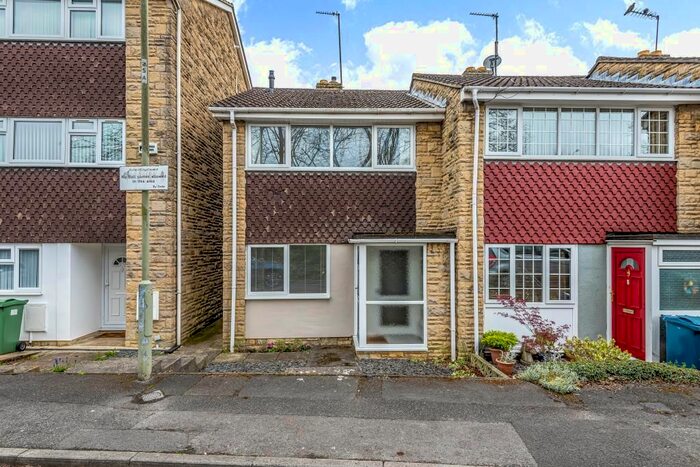 2 Bedroom Semi-Detached House To Rent In Hollow Way, Cowley, OX4