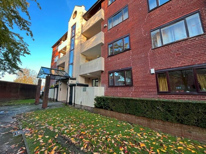 3 Bedroom Flat To Rent In Imogen Court, Salford, M5
