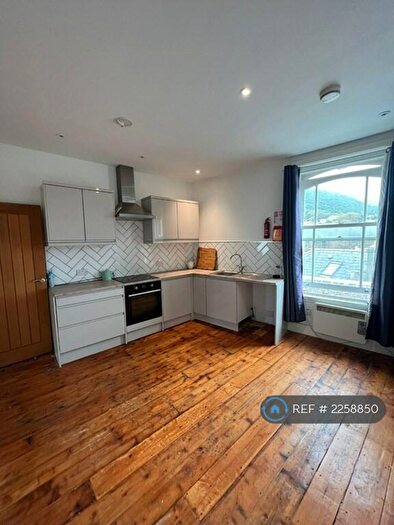1 Bedroom Flat To Rent In Pier Street, Ventnor, PO38