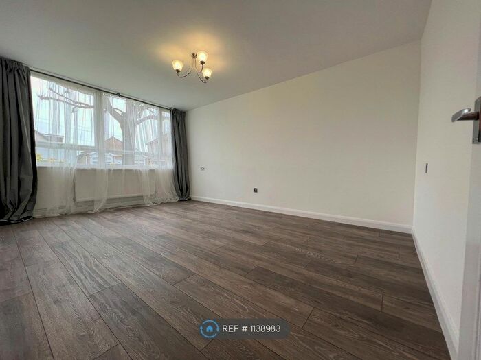 1 Bedroom Flat To Rent In Lower Mardyke Avenue, Rainham, RM13