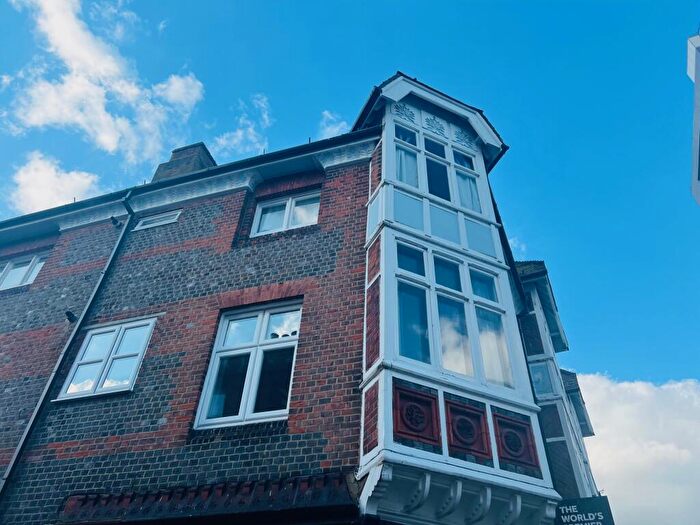 Flat To Rent In Brock Lane, Maidenhead, SL6