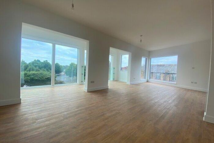 2 Bedroom Flat To Rent In Albany Court, Sittingbourne, ME10