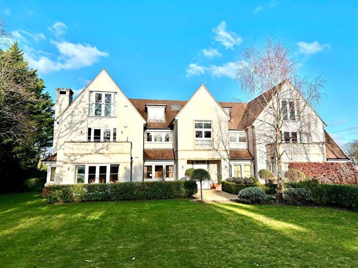 2 Bedroom Apartment To Rent In Westbourne Place, St Johns Road, Farnham, GU9