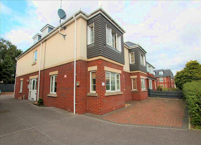 2 Bedroom Flat To Rent In Holdenhurst Road, Springbourne, Bournemouth, BH8