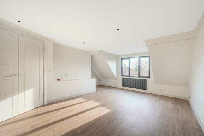 Studio To Rent In Christchurch Avenue, North Finchley, London, N12