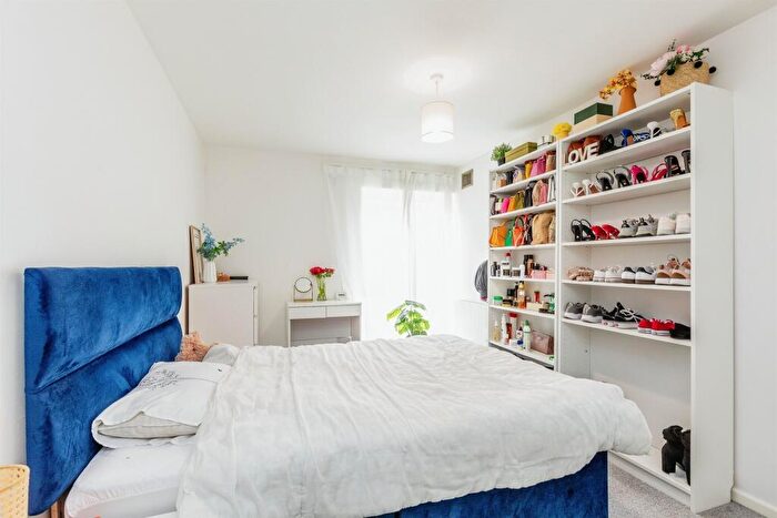 2 Bedroom Apartment For Sale In Southfield Road, Westbury-On-Trym, Bristol, BS9